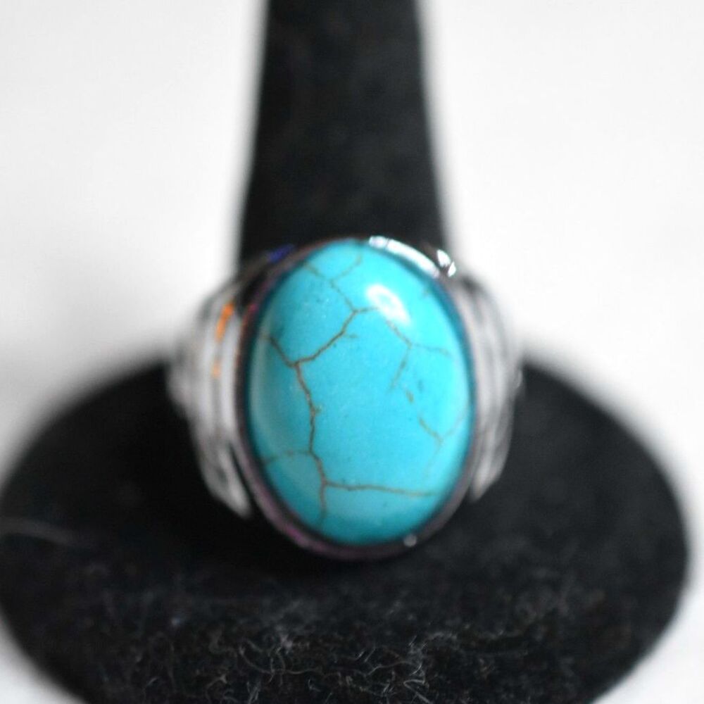 New Southwestern Large Oval Faux Turquoise Silver Tone Size 13 Unisex Ring